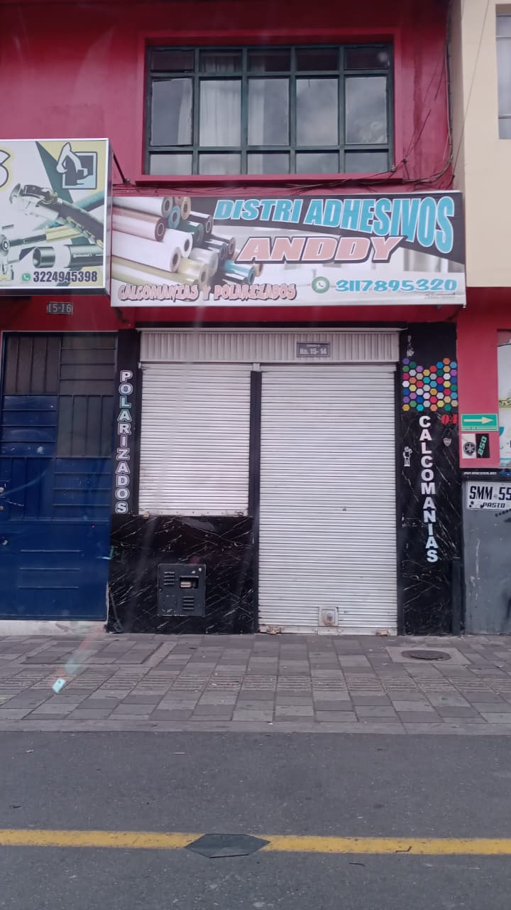 Fachada del punto de venta Distri Adhesivos Anddy en Las Américas